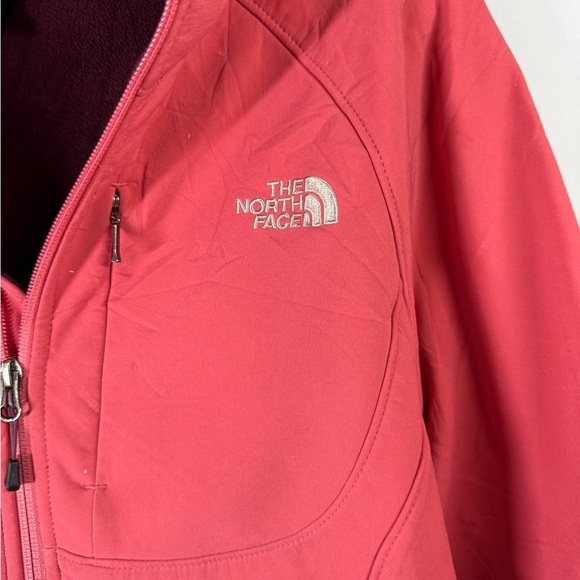 The North Face Apex Bionic Soft Shell in Coral - Size M - Picture 3 of 8